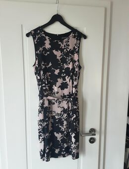 Kleid Esprit - Marktrodach