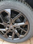 Winterkompletträder 235/55 R19 105V auf schwarzen Alufelgen in 53489