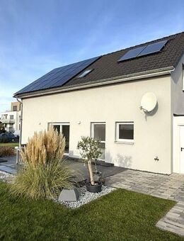 Top-Lage in Brehna: Energiesparendes Einfamilienhaus (BJ 2019) mit PV-Anlage & großem Grundstück! - Sandersdorf Brehna