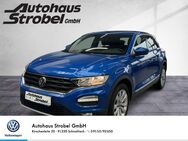 VW T-Roc, 1.5 TSI Sport Front Lane, Jahr 2021 - Schnaittach