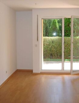 Terrassenwohnung mit Einbauküche und Gartenanteil - Werneuchen