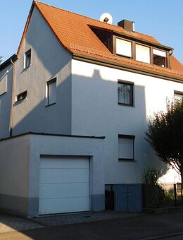 Top-gepflegtes 3-Familienhaus in attraktiver Wohnlage, solide vermietet - Stuttgart