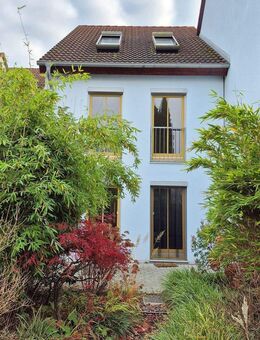 Ruhig gelegenes Reihenhaus mit viel Platz in Berlin-Kaulsdorf - Berlin