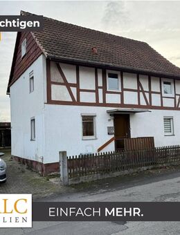 ***Bösinghausen - Projekt für Visionäre: Wohnhaus mit Nebengebäuden auf großem Grundstück*** - Waake