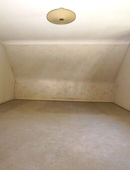 Sanierungsbedarf. Haus mit 5 Räumen und zus. Waldgrundstück - Idar-Oberstein