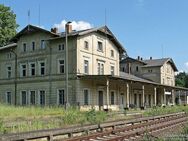 Ehemaliges Bahnhofsgebäude mit viel Potential und Gestaltungsmöglichkeiten - Schirgiswalde-Kirschau