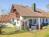Klassisches Einfamilienhaus mit Einliegerwohnung, Doppelgarage und großem Garten in Altertheim - Altertheim