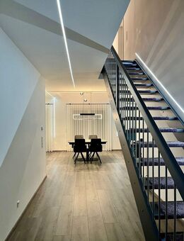 Modernes Einfamilienhaus mit Büroanbau - ideal für Wohnen und Arbeiten unter einem Dach. - Solnhofen