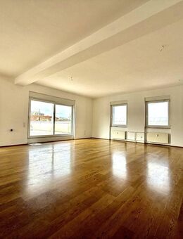 Mit dem Aufzug in die Penthouse-Wohnung (198qm) und Dachterrasse (78qm) im Herzen von Wuppertal - Wuppertal