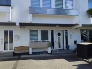 Attraktives Einfamilienhaus mit Garten und Garage in ruhiger Wohnlage - Homburg