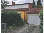 Einfamilienhaus mit Garage und neuem Gas-Heizkessel - Helmstedt, oberhalb der Leipziger Str. - - Helmstedt