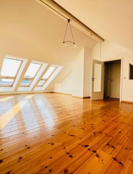 Gemütliche 2-Zimmer-Dachgeschosswohnung mit Maisonette-Charme - Schwerin