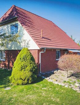 Exklusives Wohnerlebnis in ruhiger Lage - mit Einliegerwohnung und Pool - Oschersleben (Bode)