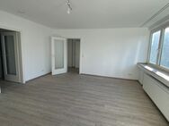 Nahe Hofgarten und Rhein: Renovierte 2,5-Zimmer-Wohnung sucht langfristigen Mieter ab sofort. - Düsseldorf