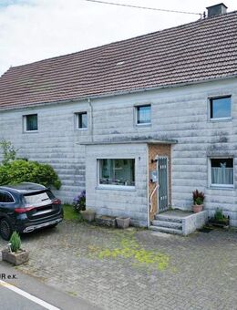 Marienheide: Sanierungsobjekt mit großem Grundstück - viel Raum für Ihre Ideen - Marienheide