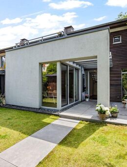 Familienfreundliches Endreihenhaus mit Garten und Tiefgarage - Hamburg