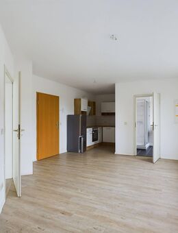 Zwei Zimmer mit EBK in zentraler Lage - Kitzscher