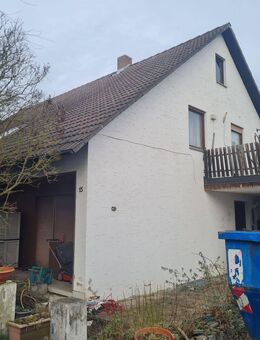 Zweifamilienhaus in Fünfstetten für handwerklich geschickten Käufer - Fünfstetten