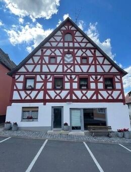 wunderschönes Fachwerkhaus im Stadtzentrum mit entwicklungsfähigem Grundstück - Langenzenn
