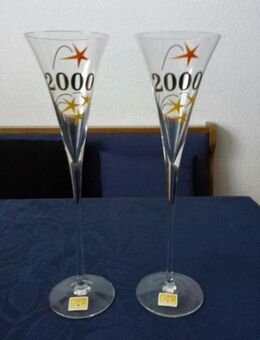 2 Sektflöten von Silvester 2000. Sektgläser - Kassel Brasselsberg