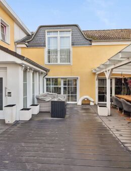 Exklusives 10-Zimmer-Zweifamilienhaus in Isernhagen N.B. - Isernhagen