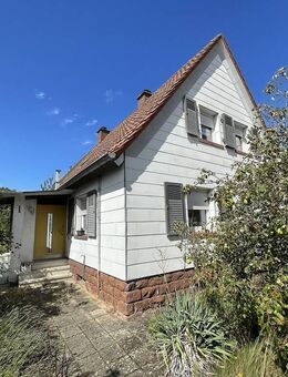 Sanierungsbedürftiges Einfamilienhaus auf Erbpachtgrundstück in ruhiger Wohnlage - Kaiserslautern