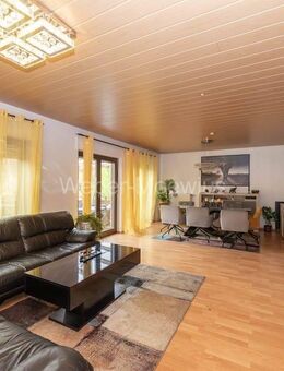 2 Häuser (EFH + 4-Parteienhaus)/ vollständig vermietet / gepflegter Zustand / PKW-Stellplätze - Windeck