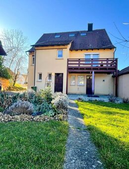 Einfamilienhaus mit Einliegerwohnung in bester Lage. - Niederstetten