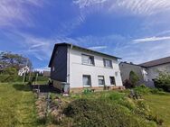 Freistehendes Einfamilienhaus in herrlicher Ortsrandlage von Bad Laasphe-Oberndorf - Bad Laasphe