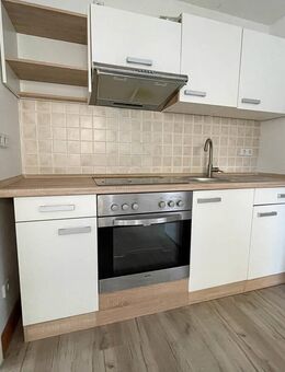 Single-Wohnung mit Einbauküche in ruhiger Lage von Aue - Aue