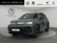 VW Tiguan, 1.5 R-Line eTSI, Jahr 2022 - Oelsnitz (Erzgebirge)