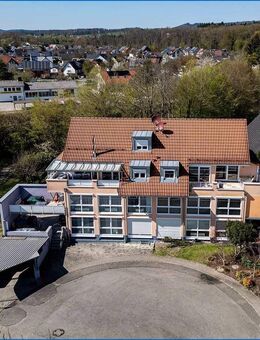 Attraktive 4,5 Zi. DG-Maisonette-Wohnung, mit 2 x TG/Platz u. großem Balkon, in Top-Zustand! - Radolfzell (Bodensee)