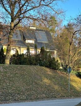 Großes Einfamilienhaus mit schöner Aussicht und zwei Wohneinheiten - Neuburg