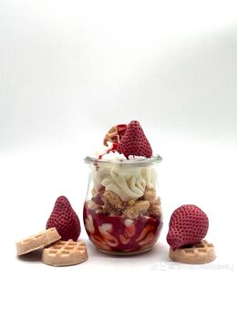 Duftkerze „Strawberry Waffle“ Medium ❤️12€❤️ - Weimar