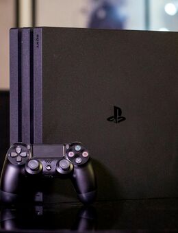 PS4 Pro mit Controller (refurbished & gebraucht) - Passau