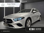 Mercedes A 200, Progressive °, Jahr 2023 - Fellbach