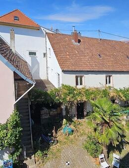 Historisches Herrenhaus aus dem Jahr 1839 ! Außergewöhnlich: Stilvolles denkmalgeschütztes Ensemble zu Füßen des Schlosses ! - Neustadt (Weinstraße)