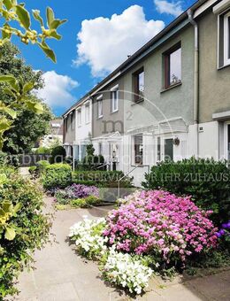 Idyllisches Familienhaus mit Gartenoase, Sonnenterrasse und Einzelgarage - Hamburg