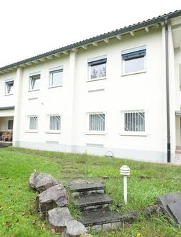 Geschäftsgebäude mit Garten und Terrasse - Murg