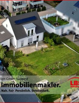 Top Wohnlage! Modernes Einfamilienhaus mit großem Garten und Doppelcarport - Pfullendorf