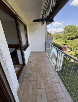 Gepflegtes Mehrfamilienhaus mit 3 Wohneinheiten, Garten und Balkonen. - Leimen (Baden-Württemberg)