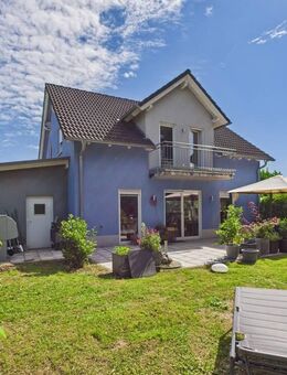 Ideal für Familien - Freistehendes Einfamilienhaus direkt an der Grenze! - Ralingen