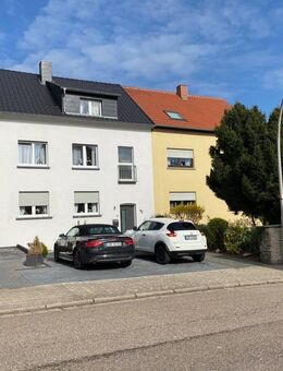 3-ZKB-Dachgeschosswohnung mit Einbauküche in St. Ingbert-Süd! - Sankt Ingbert