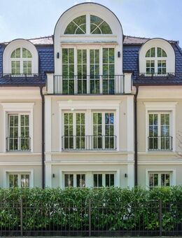 AIGNER - Stadtvilla: Eleganz trifft Natur - Repräsentative Gartenwohnung in Bestlage Harlachings - München