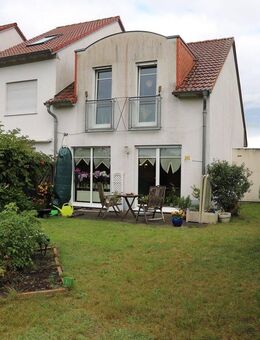 Charmantes, vermietetes Reiheneckhaus - Mit Fernwärmeversorgung, Garage Keller und Feldblick in Bernau - Bernau (Berlin)