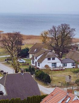 Ein Haus im Altbestand plus Bauvorbescheid für 2 Einfamilienhäuser mit Grundstück bis zum Bodden - Born (Darß)
