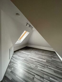 Attraktives Mehrfamilienhaus mit 3 Wohnungen 10 Zi. in gepflegter Wohngegend - Weißenohe