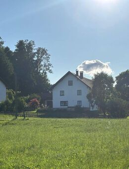 Bauernsacherl mit Quelle auf ca. 7.300 m² Grund - Mettenheim (Bayern)