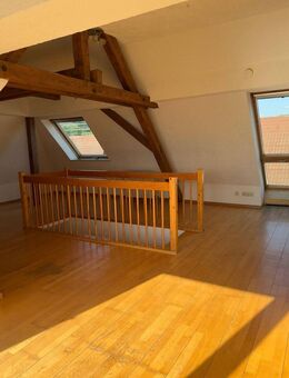 Charmante 2-Zimmer-Wohnung mit Dachterrasse – Bezugsfrei & Blick über Ihringens Dächer - Ihringen