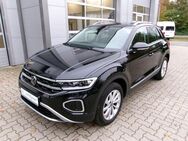 VW T-Roc, 1.5 TSI Style Style, Jahr 2023 - Oyten